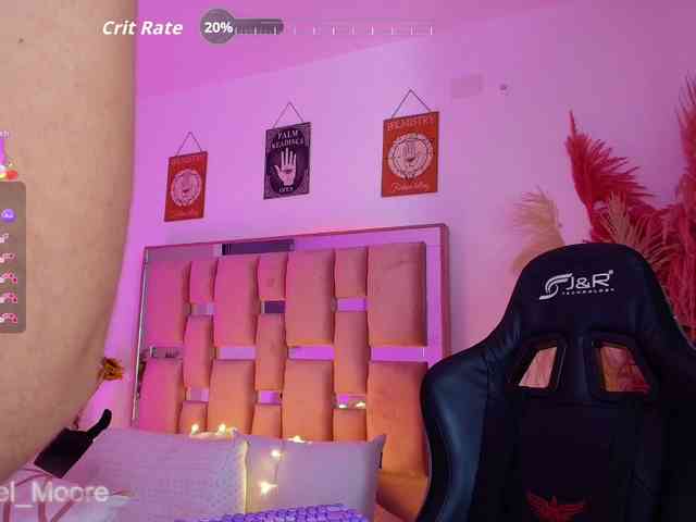 ArielMoore webcam