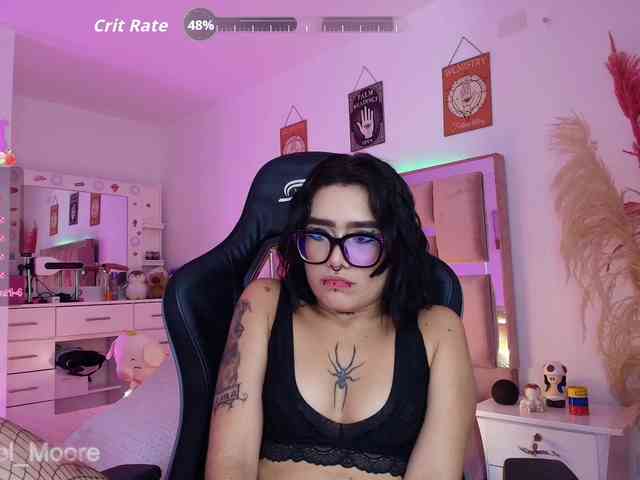 ArielMoore webcam