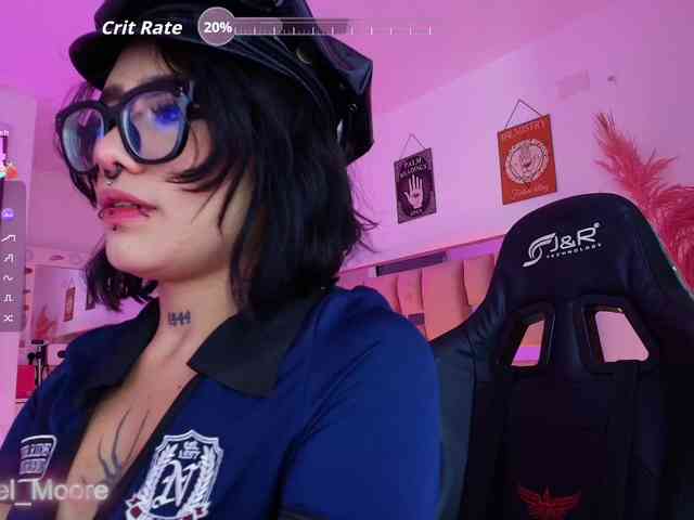 ArielMoore webcam