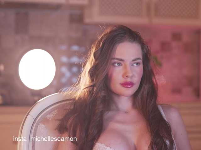 Astriad's BongaCams show and profile