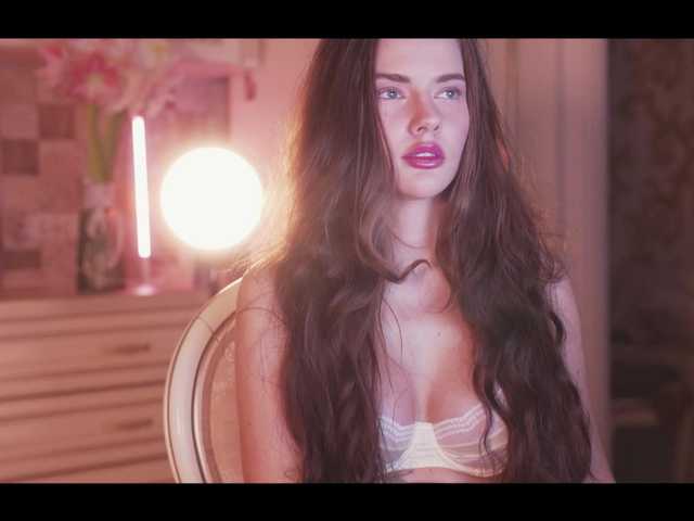 Astriad's BongaCams show and profile