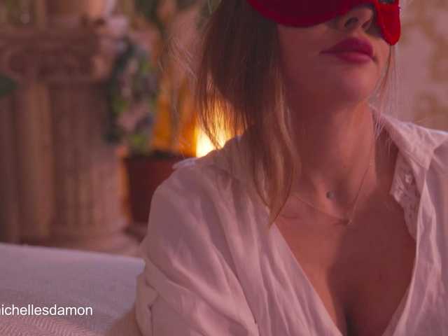 Astriad's BongaCams show and profile