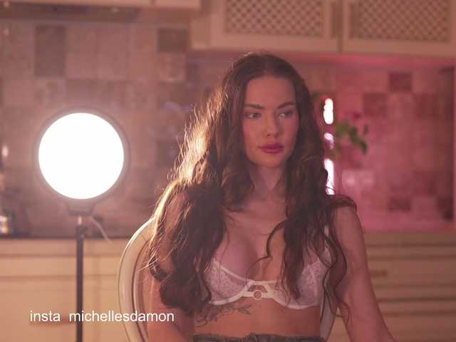 Astriad's BongaCams show and profile