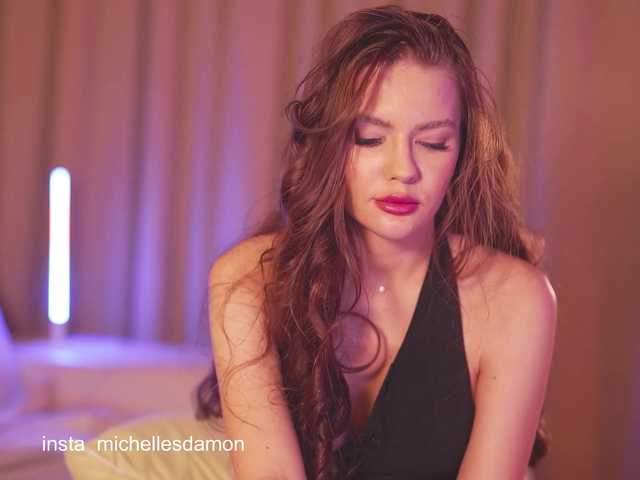 Astriad's BongaCams show and profile