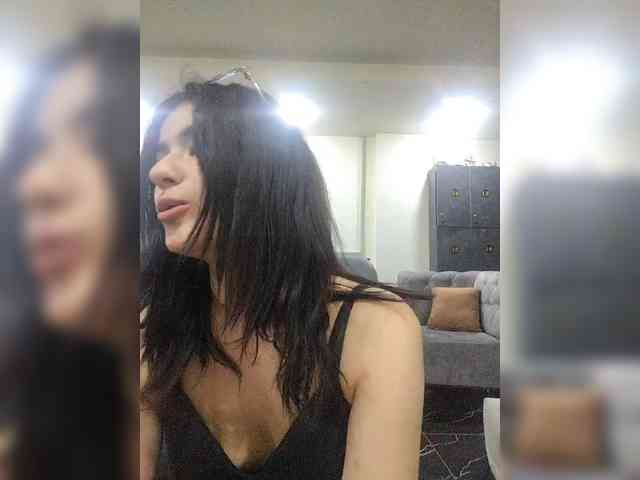 liya_monster webcam