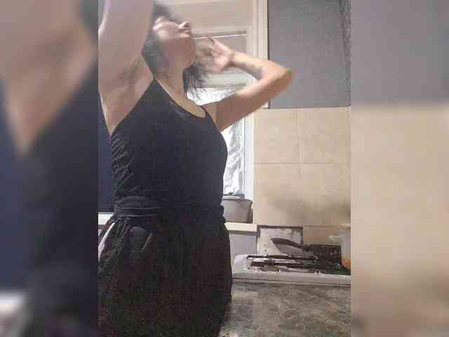 liya_monster webcam