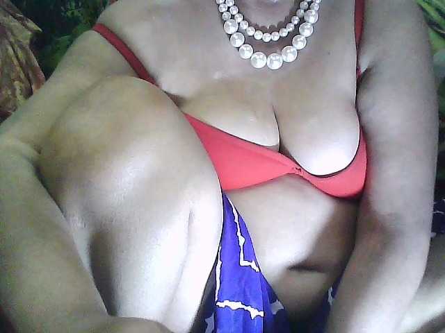 sexycharu from BongaCams