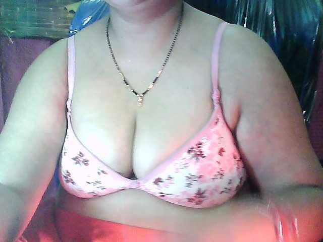 Sex chat gratuit in direct cu sexycharu pe BongaCams