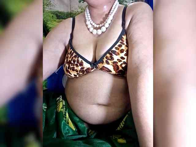 sexycharu Live Webcam on BongaCams