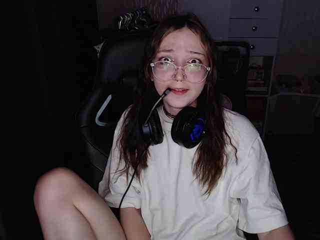 AmeliaMeow webcam
