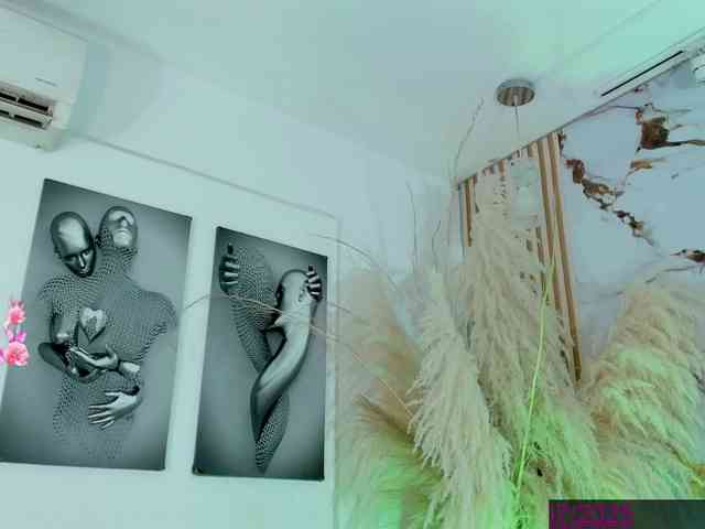 Arianna-Thonsom Live Webcam on BongaCams