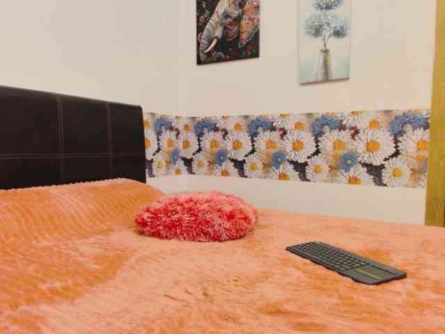 angelaa-23
