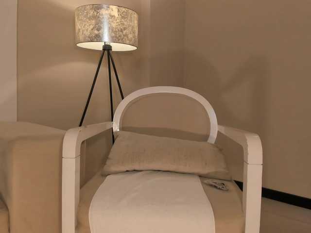 DominiqueVega's BongaCams show and profile