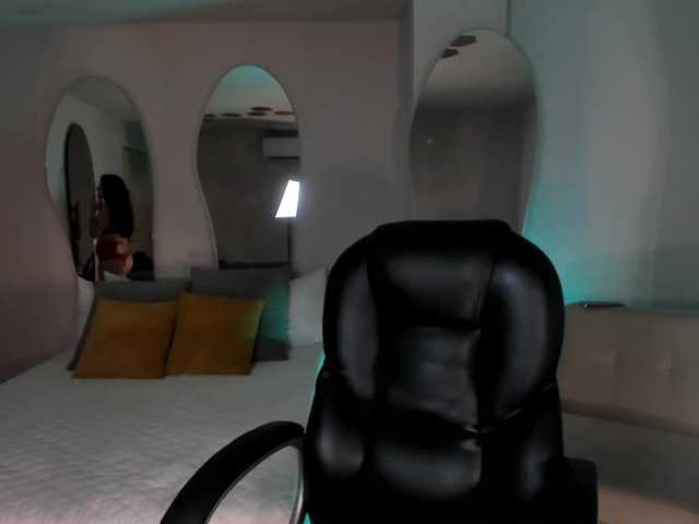  DominiqueVega chat room
