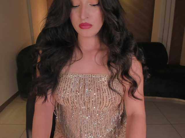 DominiqueVega's BongaCams show and profile