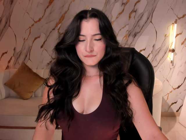 DominiqueVega's BongaCams show and profile