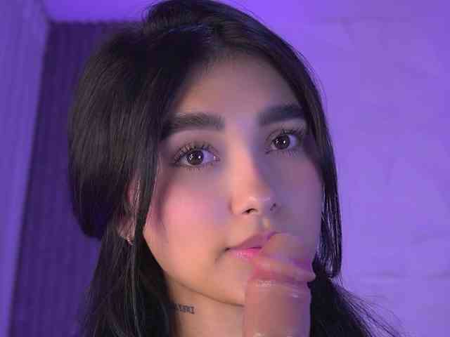 k-rioss Live Webcam on BongaCams