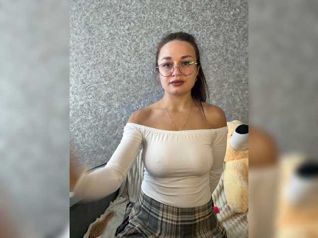 Maryllove's BongaCams show and profile