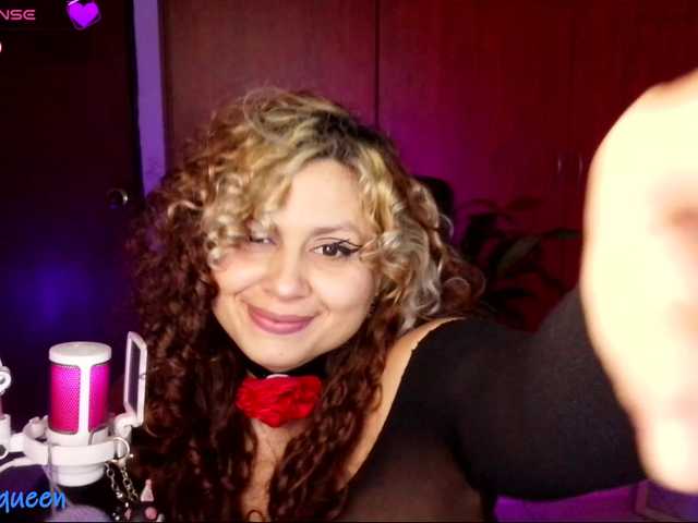 Tinamqueen's BongaCams show and profile