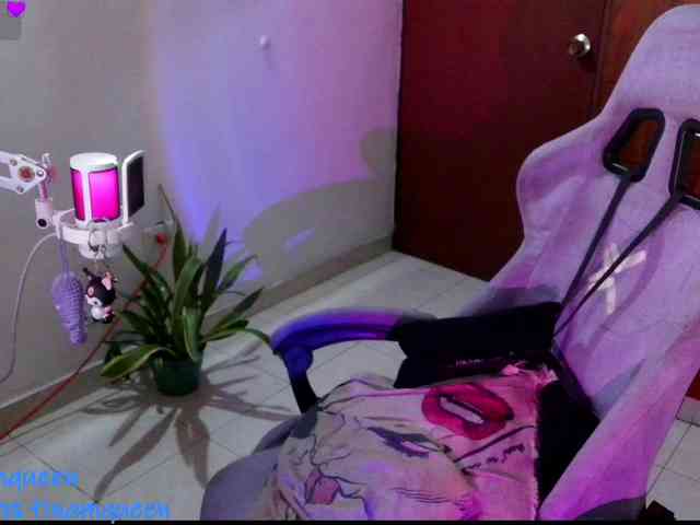 Tinaqueen1 webcam