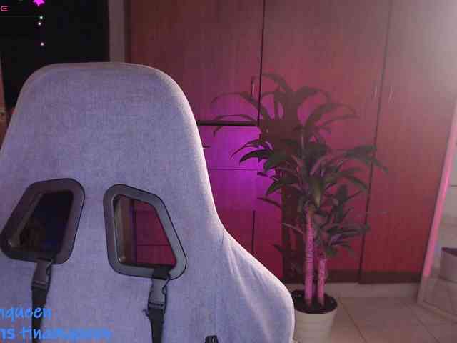 Tinaqueen1 webcam