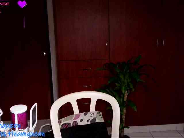 Tinaqueen1 webcam