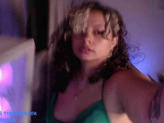 Tinaqueen1 webcam
