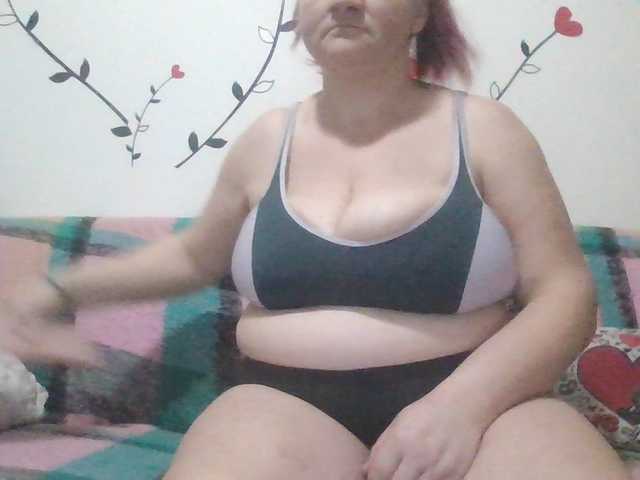 LaraXXX33's BongaCams show and profile
