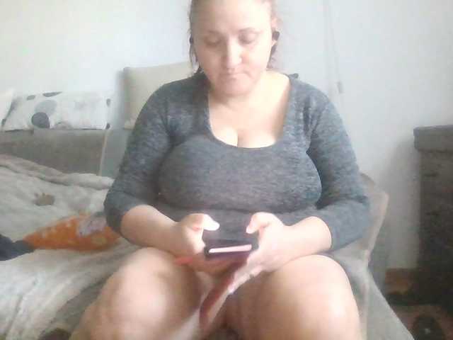 LaraXXX33's BongaCams show and profile