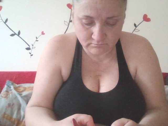 LaraXXX33's BongaCams show and profile