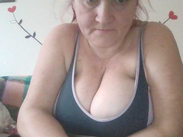 LaraXXX33's BongaCams show and profile