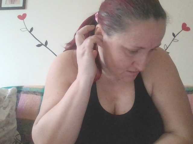 LaraXXX33's BongaCams show and profile