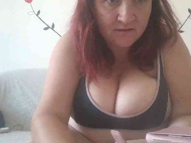 LaraXXX33 webcam