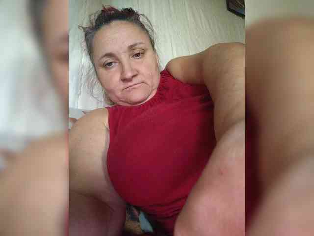 LaraXXX33 webcam