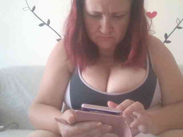 LaraXXX33 webcam