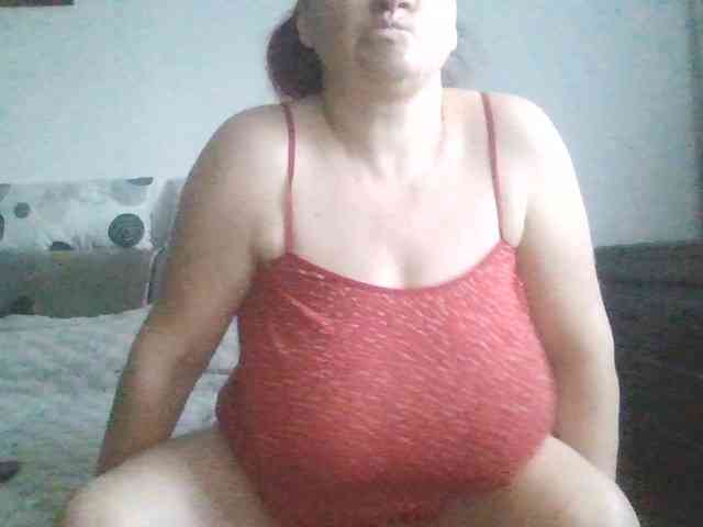 LaraXXX33 webcam