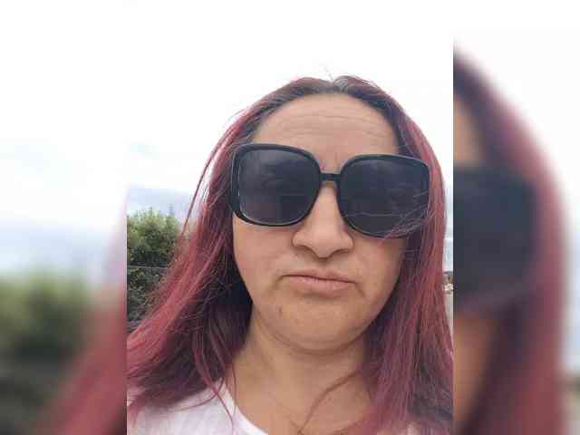 LaraXXX33 webcam