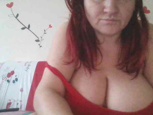 LaraXXX33 webcam