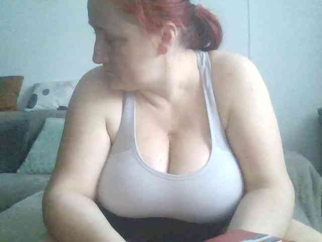 LaraXXX33 webcam