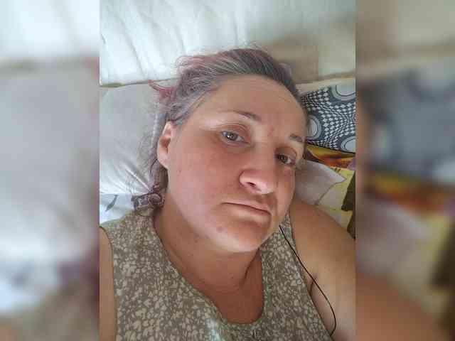 LaraXXX33 webcam