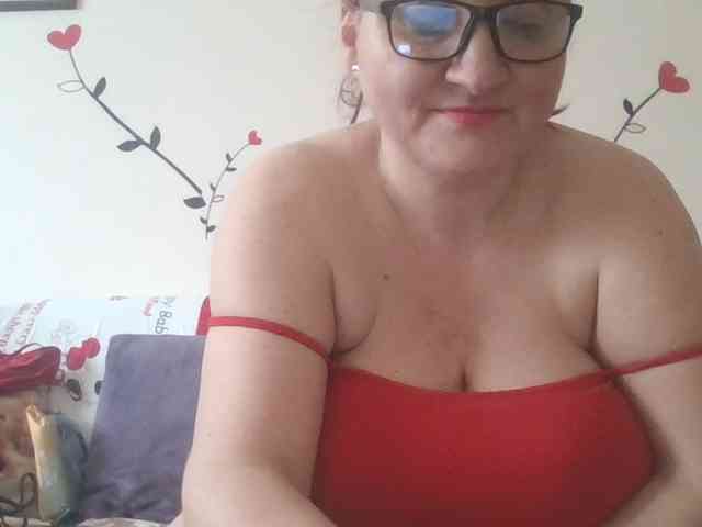 LaraXXX33 webcam