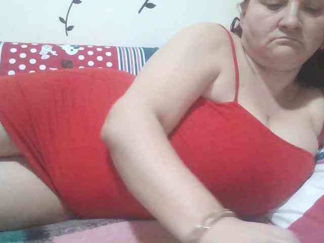 LaraXXX33 webcam