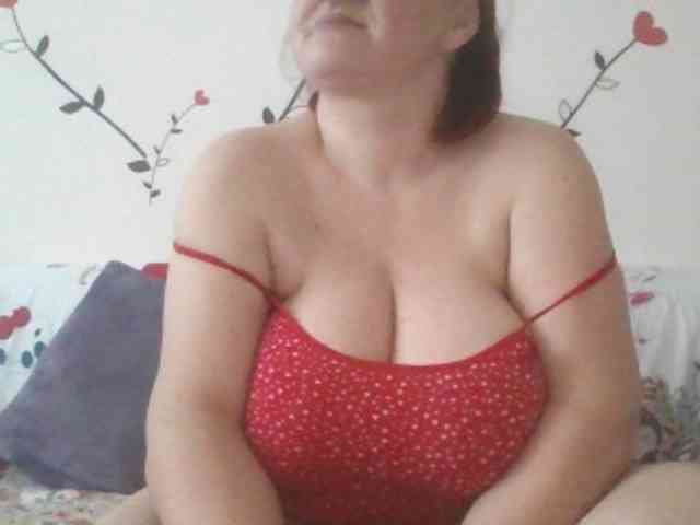 LaraXXX33 webcam