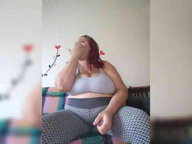 LaraXXX33 webcam