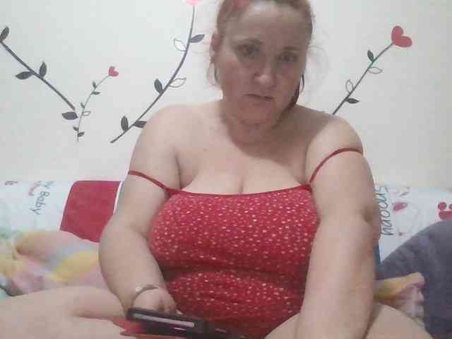 LaraXXX33 webcam
