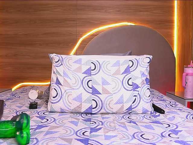 ale-evanz's BongaCams show and profile