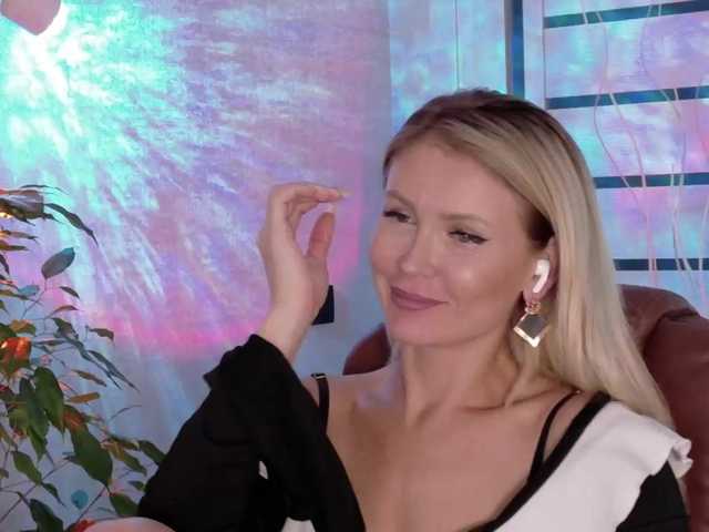 Anna-R's BongaCams show and profile