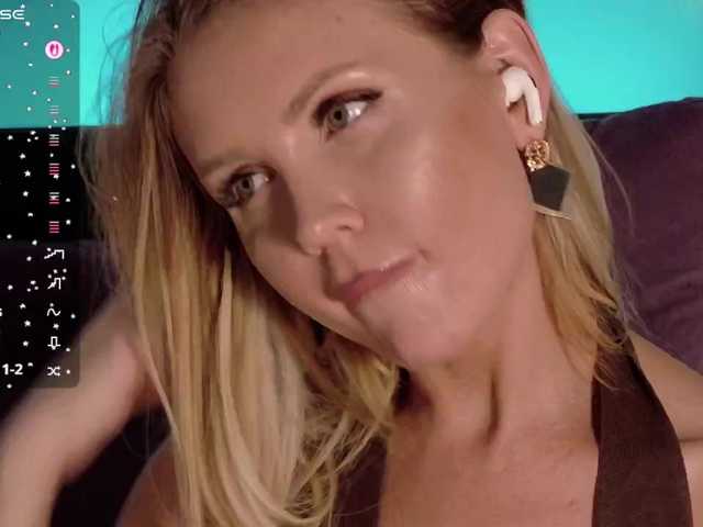 go to chat with __Emmi__