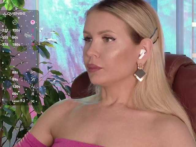 Anna-R's BongaCams show and profile