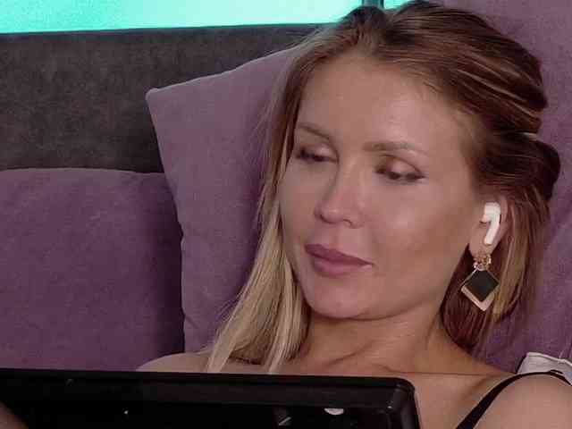 Anna-R Live Webcam on BongaCams